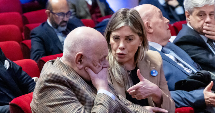 Via libera del Csm al rientro in toga di Bartolozzi: per l’ex “zarina” di Nordio porte girevoli grazie a una norma ad hoc