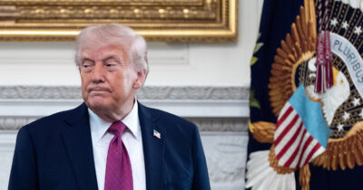 Copertina di Altro schiaffo a Trump in vista del midterm, la Virginia approva la ridefinizione dei collegi elettorali: i Repubblicani rischiano di perdere 4 seggi