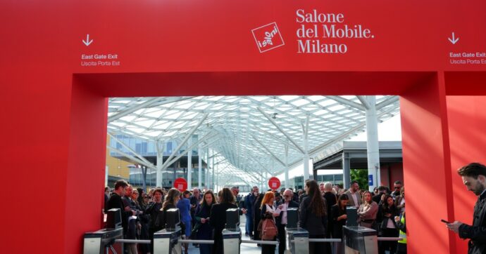 Al nuovo Rh Milano tra influencer, caos e sushi a volontà. La brutta faccia della Design Week 2026