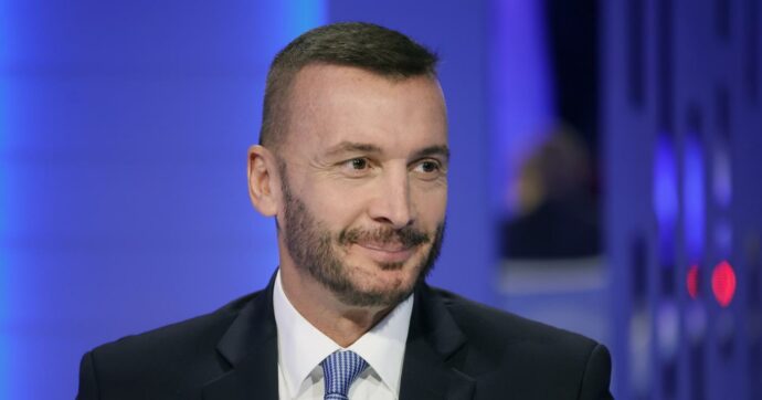 Rocco Casalino si candida al Consiglio comunale di Ceglie Messapica: “Dai comuni può iniziare un’onda positiva”