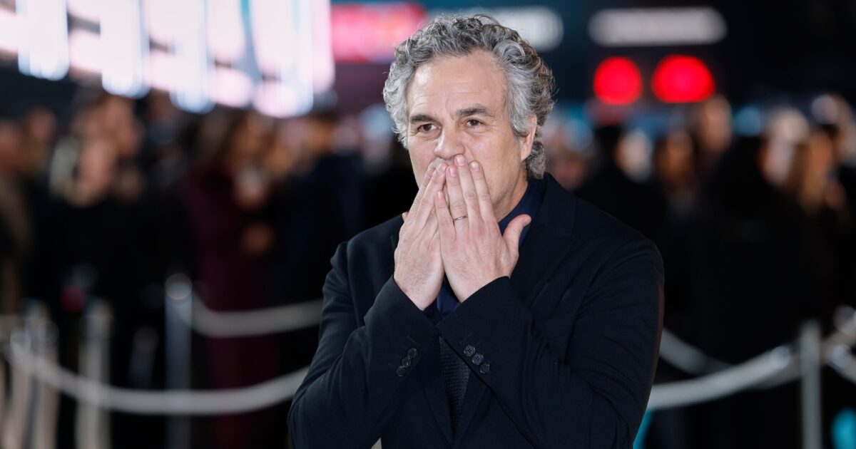 “ Il tumore mi ha lasciato la sordità all’orecchio sinistro. Il mio volto è rimasto paralizzato per molto tempo quando ero a una passo dal sogno di fare l’attore”: la confessione di Mark Ruffalo
