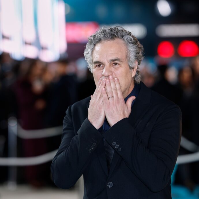 “ Il tumore mi ha lasciato la sordità all’orecchio sinistro. Il mio volto è rimasto paralizzato per molto tempo quando ero a una passo dal sogno di fare l’attore”: la confessione di Mark Ruffalo