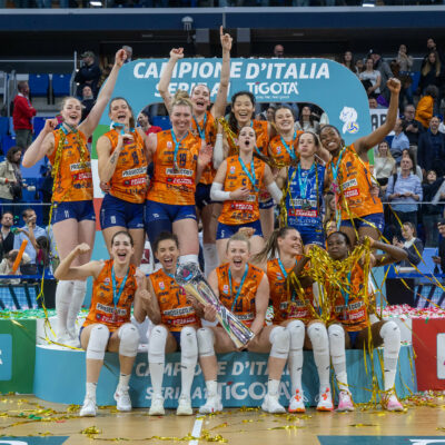 Copertina di Le invincibili di Conegliano: ottavo scudetto di fila, Milano ko nella finale-show del volley femminile