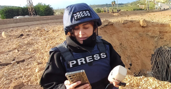 Libano, l’Idf uccide un’altra giornalista: “Due attacchi, poi gli spari sui soccorsi”