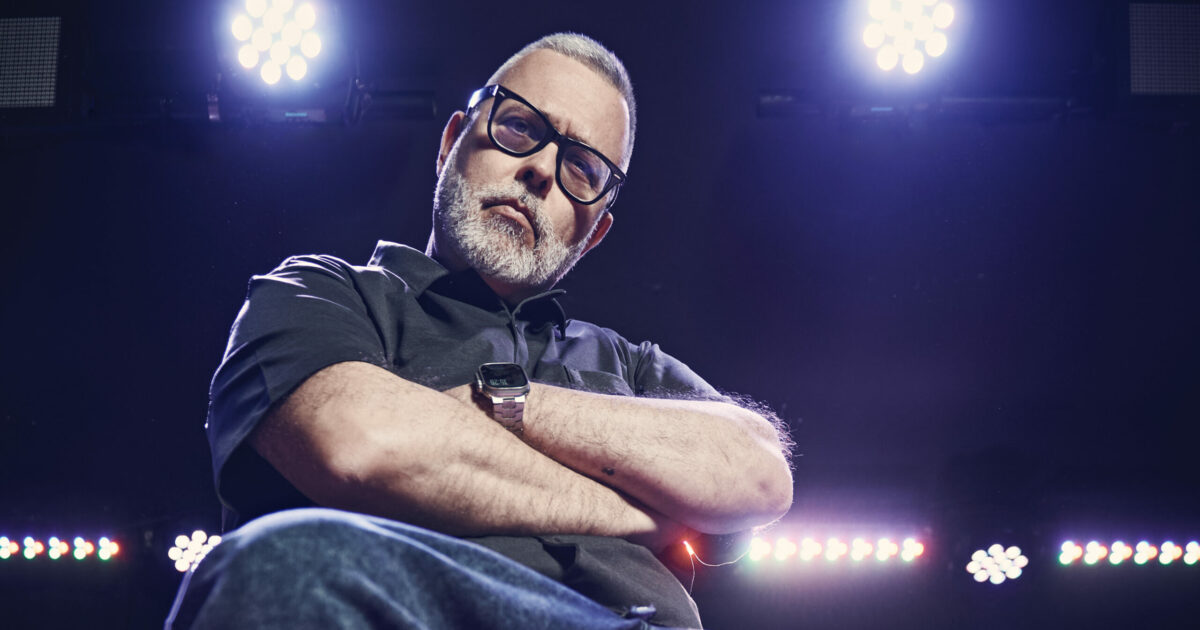 Frankie hi-nrg mc: “Viviamo in un’epoca in cui più che costruire il proprio si cerca di fottere l’altro. Sono tutti pronti a chiudere i rubinetti dell’informazione”