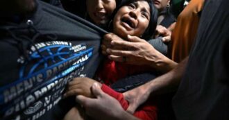 “Separati dall’Ice” è la foto dell’anno World Press Photo 2026: denuncia la violenza dell’anti-immigrazione di Trump