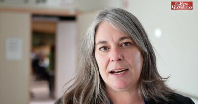 Copertina di Violenze sulle donne migranti, Cecilia Strada: “È l’altra faccia delle politiche europee, non possiamo fare finta di niente”