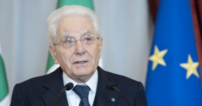Copertina di 25 aprile, Mattarella: “Momento di coesione nazionale, nel ricordo della Resistenza l’Italia ribadisce l’impegno per pace e diritti”