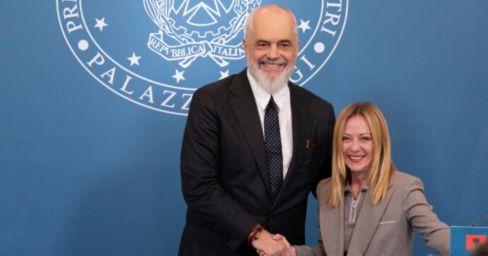 Italia-Albania, Meloni ora esulta per l’ok dell’Ue che ancora non c’è