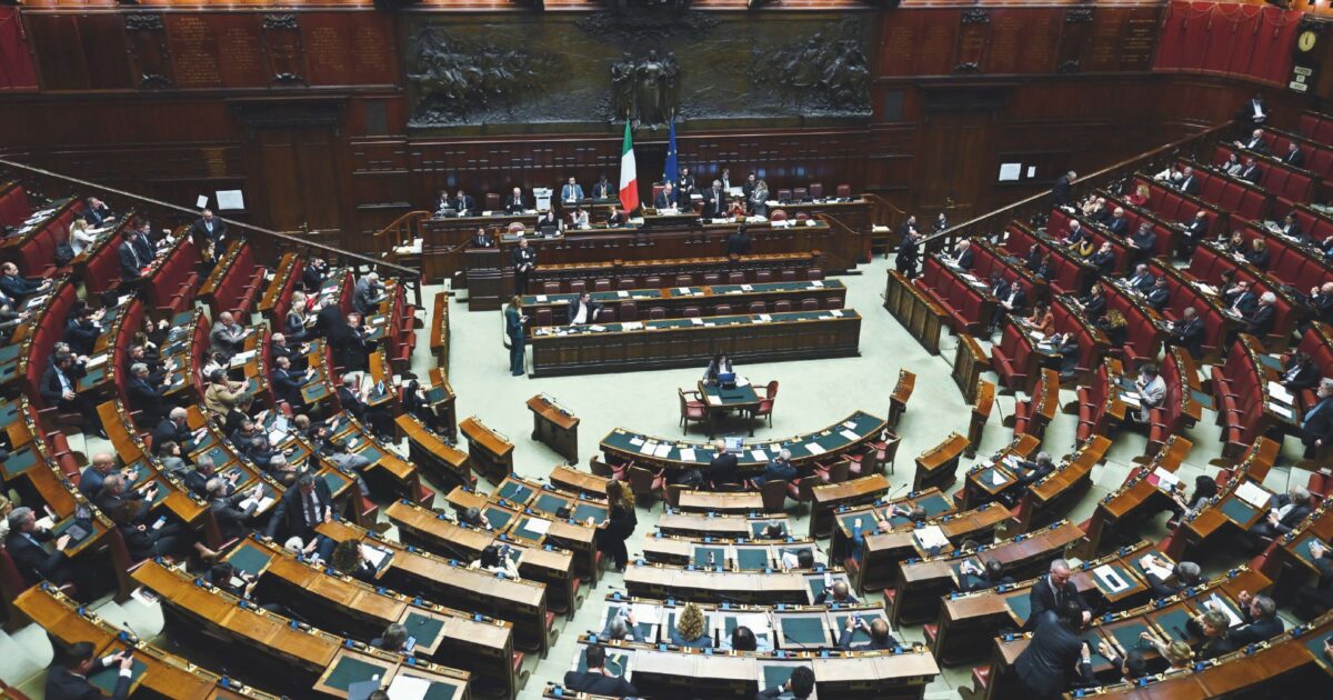 il decreto fiscale 232 legge con la fiducia dalla rottamazione a concordato preventivo e tassa sui piccoli pacchi cosa prevede da Ilfattoquotidiano.it il decreto fiscale 232 legge con la fiducia dalla rottamazione a concordato preventivo e tassa sui piccoli pacchi cosa prevede