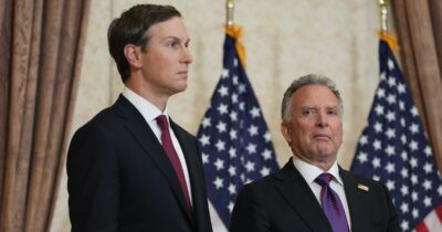 Copertina di Iran-Usa,  Media: “Trump invia Kushner e Witkoff a Islamabad per i colloqui con Araghchi”. Ghalibaf lascia il team negoziale