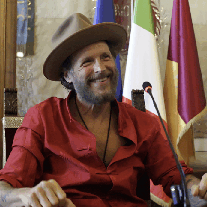 “Da 10 anni ho gli stessi prezzi dei biglietti dei miei concerti. Gli stranieri sparano cifre folli. Due feste a Roma per il mio 60esimo compleanno”: così Jovanotti