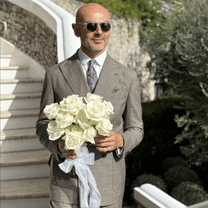 “La prima regola per un matrimonio perfetto? Scegliere bene lo sposo. L’abito bianco giusto non è mai una questione di chili, ma di attitudine”: i consigli di Enzo Miccio