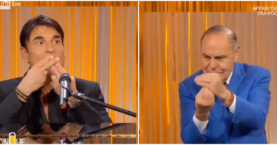 Copertina di Bruno Vespa sbaglia la coreografia del brano “Per Sempre Sì” e chiede aiuto a Sal Da Vinci – IL VIDEO