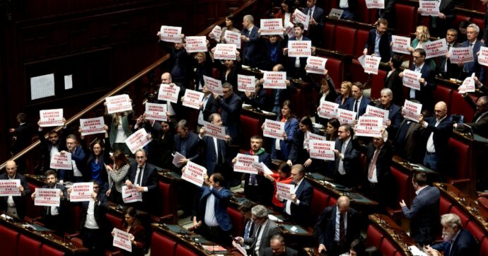 Ok in Aula e firma al Colle: farsa finita sui rimpatri bluff del decreto Sicurezza