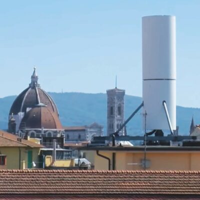 Copertina di “A Firenze è spuntato il cilindrone: dopo il suolo, consumiamo il cielo”