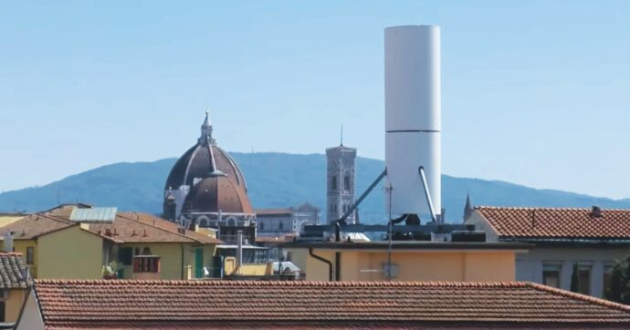 “A Firenze è spuntato il cilindrone:  dopo il suolo, consumiamo il cielo”