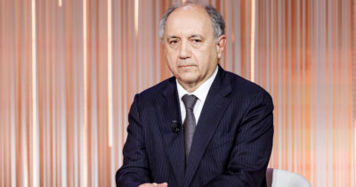 Copertina di “Un oltraggio all’Italia, non pagheremo le cure delle vittime di Crans Montana. La Svizzera ha una responsabilità morale pesantissima”: così l’ambasciatore Cornado