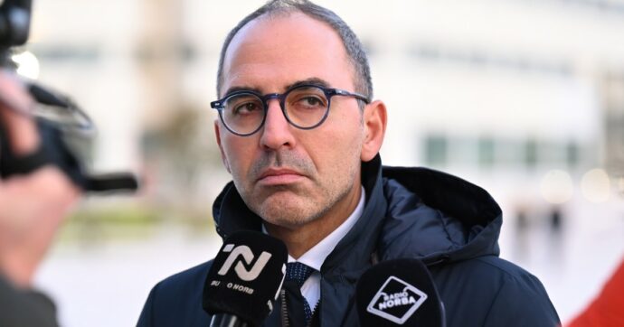 Pirata in monopattino travolge l’assessore regionale ai Trasporti durante il corteo del 25 aprile a Foggia