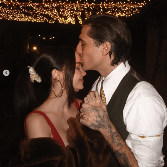 Damiano David a Taormina con la fidanzata Dove Cameron: prove generali per le nozze in Sicilia?