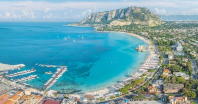 Copertina di Mondello, sospeso stop concessione spiaggia