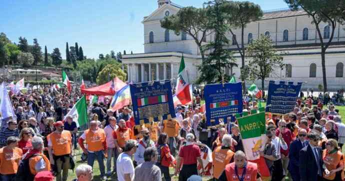 Spari sul 25 aprile: 2 feriti  “Gesto da anni di piombo”