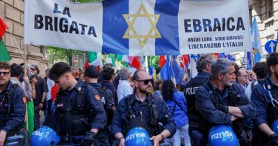 Copertina di Urla e fischi per Brigata ebraica a Milano, Pd pro-Israele e FI: cacciati dal corteo
