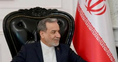 Copertina di Usa-Iran, stallo nei colloqui all’apertura dei mercati. Araghchi va da Putin, per Trump: “Teheran deve solo chiamare”