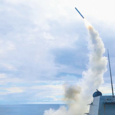 Copertina di I dati Sipri: la spesa militare globale non è mai stata così alta: 2887 miliardi di dollari. E l’Italia aumenta del 20%