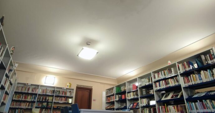 Palermo, chiusa la biblioteca del centro “Borsellino” per infiltrazioni d’acqua: “Il Comune intervenga”