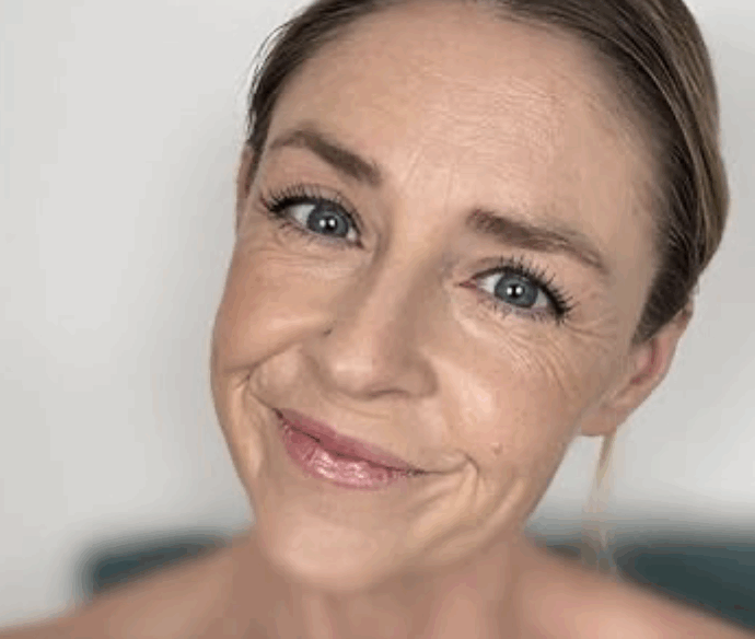 “Mio marito è un medico sposato con il suo lavoro, quindi vado a letto con altri uomini. Ho chiesto un ménage a trois 4 anni fa alla nostra cena di anniversario e lì è cambiato tutto”: la storia di Courtney Boyer