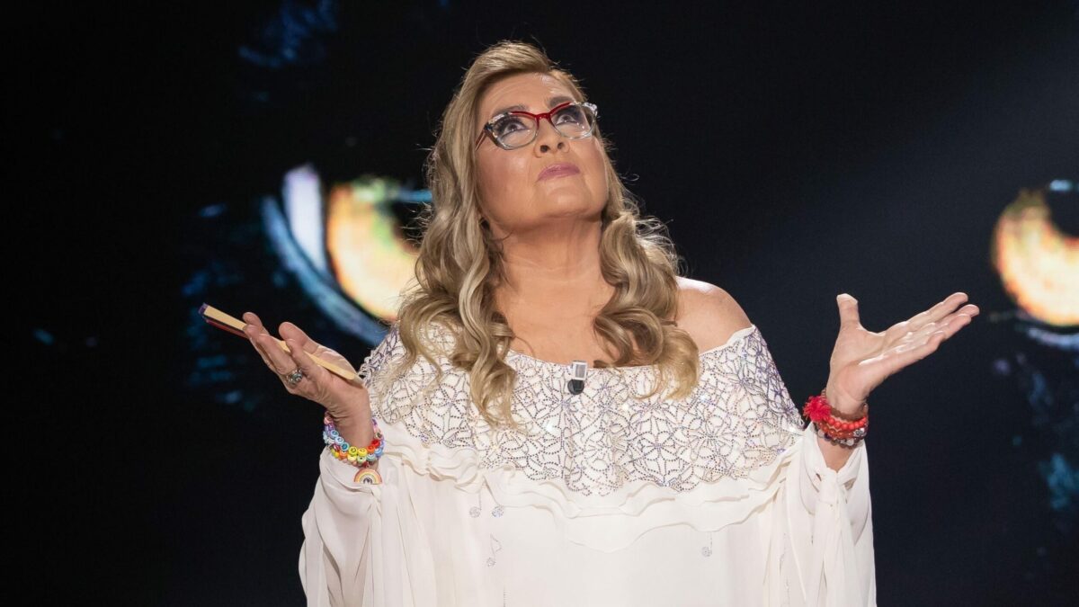 “Ho la convinzione che mia figlia Ylenia sia da qualche parte nel mondo. La sto ancora aspettando e la accoglierei a braccia aperte senza giudizi”: Romina Power si commuove
