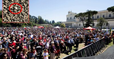 Copertina di Spari al 25 Aprile,  caccia al pistolero: i video della fuga