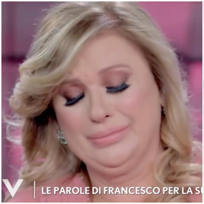 “Ho paura di morire senza vedere i miei figli realizzati, ci penso tutti i giorni”: Tina Cipollari scoppia a piangere