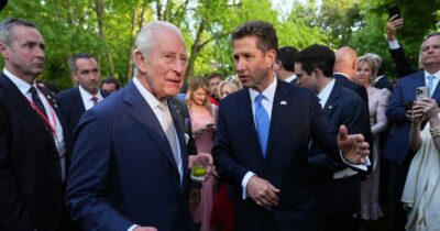 Copertina di Un audio dell’ambasciatore Uk può far fallire l’incontro tra Trump e re Carlo: “Relazione speciale? Gli Usa l’hanno solo con Israele”