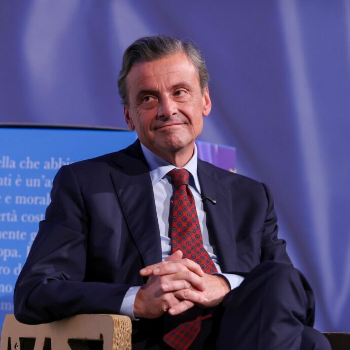 “Mia moglie si chiama Violante, soprannome Violent. Ogni 3 o 4 mesi si arrabbia e mi manda a dormire in un albergo vicino alla stazione Termini, dove ormai mi conoscono”: Carlo Calenda racconta