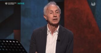 Così Travaglio ricostruisce la "carriera" dell'ex igienista dentale tra Ruby e i festini a casa Berlusconi