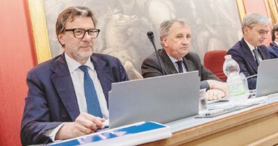 Copertina di Giorgetti e la sfortuna: “L’Italia cresceva di più, poi la guerra…”