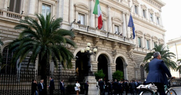 I numeri del Dfp sono scritti sulla sabbia. Il Pil  rallenta: “Nel ’27 serve correzione”