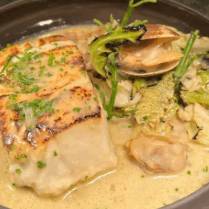 “Il cibo era mediocre, quasi senza sapore. Niente era disgustoso, ma tutto aveva lo stesso gusto. E abbiamo speso 220 euro a persona”: la stroncatura del ristorante di Disneyland è virale