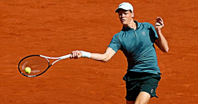 Sinner batte Norrie: è ai quarti a Madrid. La polemica sugli orari: “Dobbiamo sistemare la programmazione”