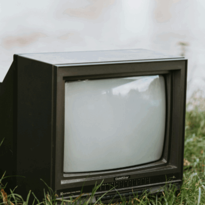 La prima serata inizia troppo tardi? La soluzione che trovano Rai e Mediaset non è quella attesa dai telespettatori: ecco cosa succederà