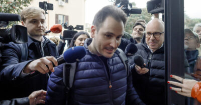 Copertina di Andrea Sempio convocato in Procura il 6 maggio per l’interrogatorio. Per i pm ha ucciso Chiara Poggi da solo