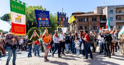 Copertina di Fermo di Eitan Bondi per gli spari al 25 aprile: in casa trovati coltelli, pistole softair e vessilli israeliani