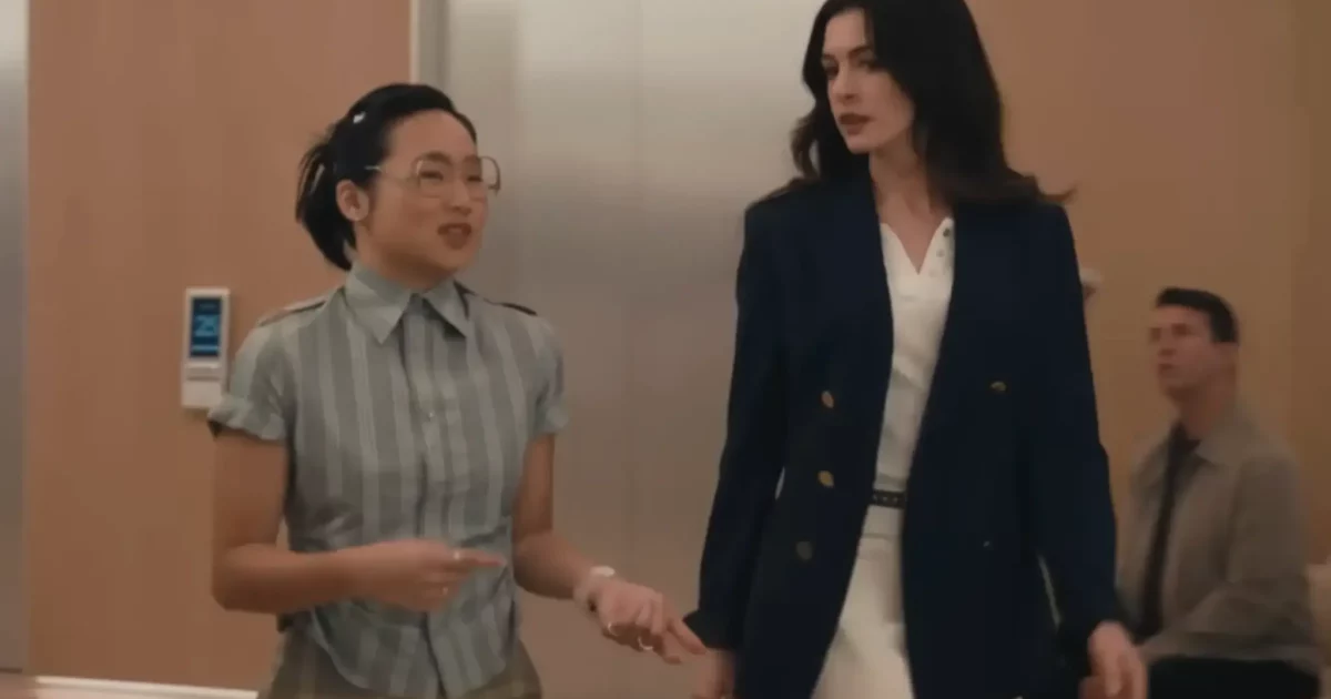 “Cavalca il cliché della secchiona goffa, è palese razzismo anti-asiatico”: il Diavolo Veste Prada 2 sotto accusa per il personaggio di Jin Chao