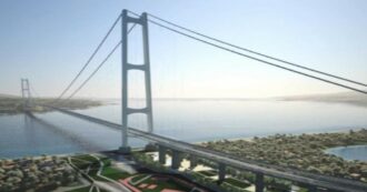 Copertina di Inchiesta per corruzione sul Ponte sullo Stretto. Chi sono gli indagati: tra loro un ex presidente aggiunto della Corte dei Conti