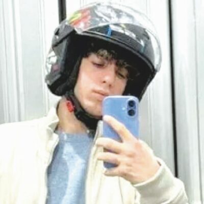 Copertina di Pistole, coltelli e vessilli: vita di Eitan, ultrà sionista. Il ventunenne della Comunità ebraica romana fermato per gli spari contro i manifestanti il 25 aprile