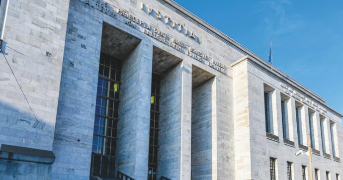 Tra Ibiza e il ranch in Uruguay:  la Procura avvia ora indaga sulla “nuova vita” di Minetti e sull’adozione