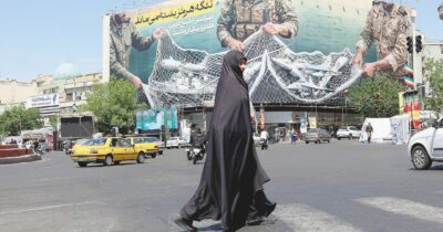 Copertina di Iran, Trump rimane senza opzioni: “Continuiamo il blocco a Hormuz”