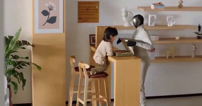 Porta la spesa e gioca con i bambini: lanciato il robot alto come un umano che imita i nostri movimenti – Video